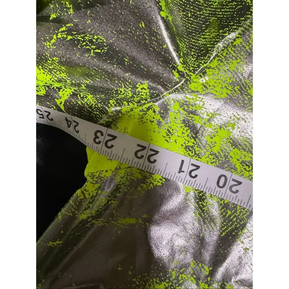 Nike Air Women's Running Pullover Jacket DJ8642 702 Volt Size L Large